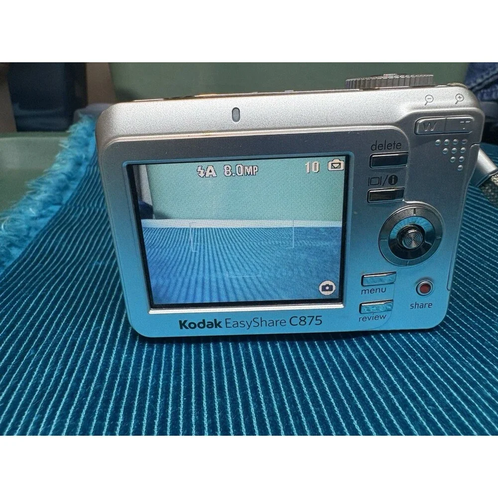 Kodak EasyShare C875 8.0MP Digital Camera with Case - Silver (Tested & Working)